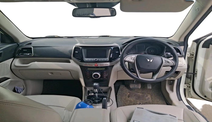 2023 Mahindra XUV300 W8 (O) 1.5 DIESEL AMT, Diesel, Automatic, 33,277 km, interior