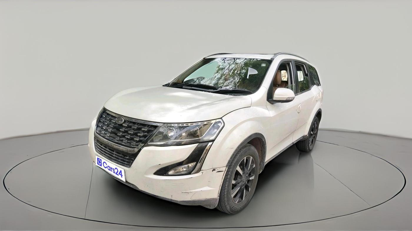 2018 Mahindra XUV500 W11, Diesel, Manual, 93,993 km, exterior