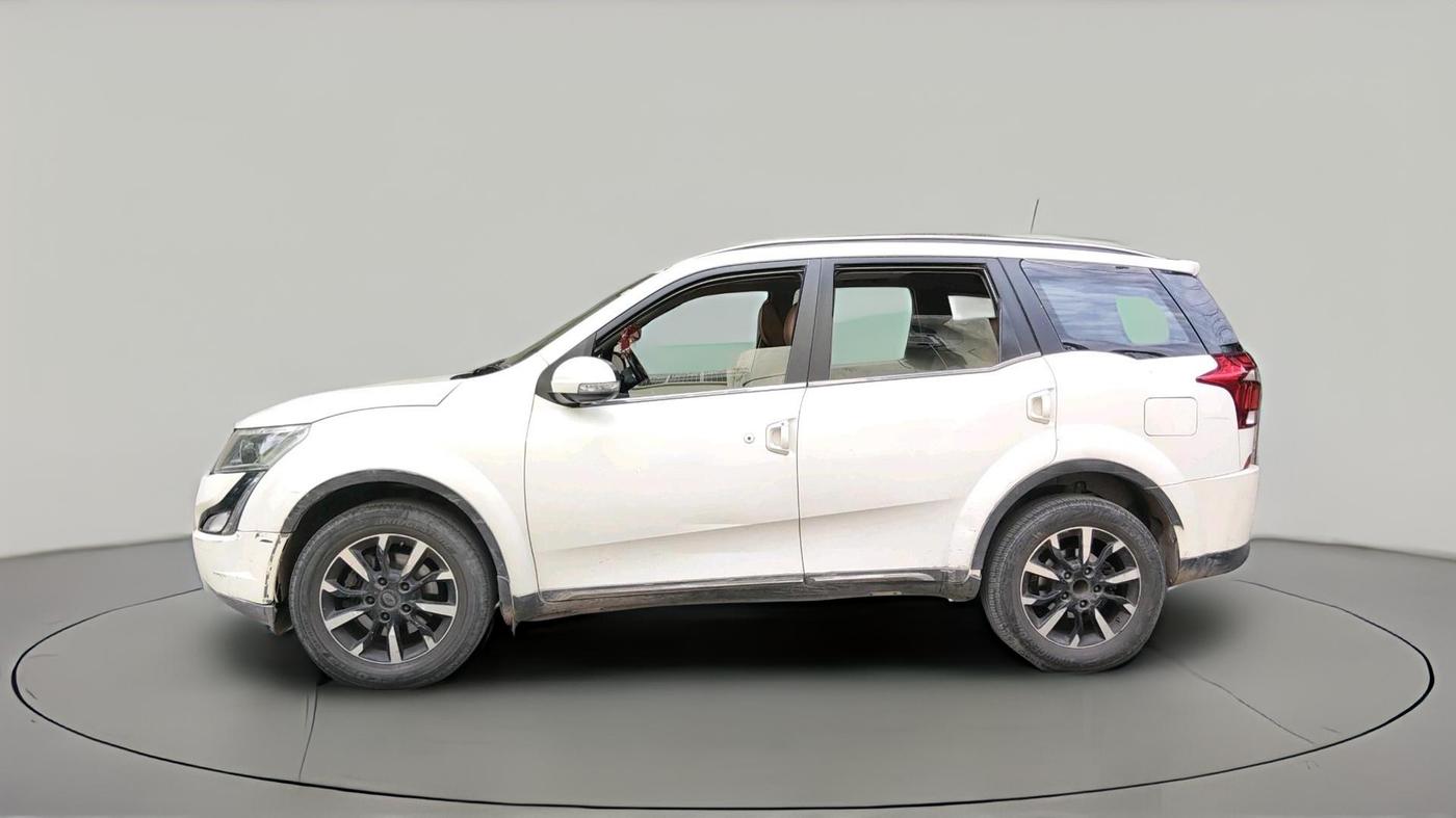 2018 Mahindra XUV500 W11, Diesel, Manual, 93,993 km, exterior
