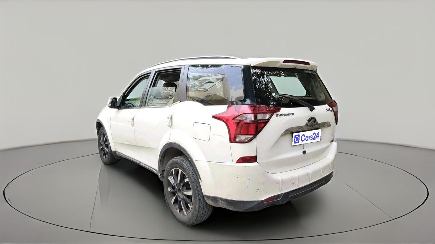 2018 Mahindra XUV500 W11, Diesel, Manual, 93,993 km, exterior