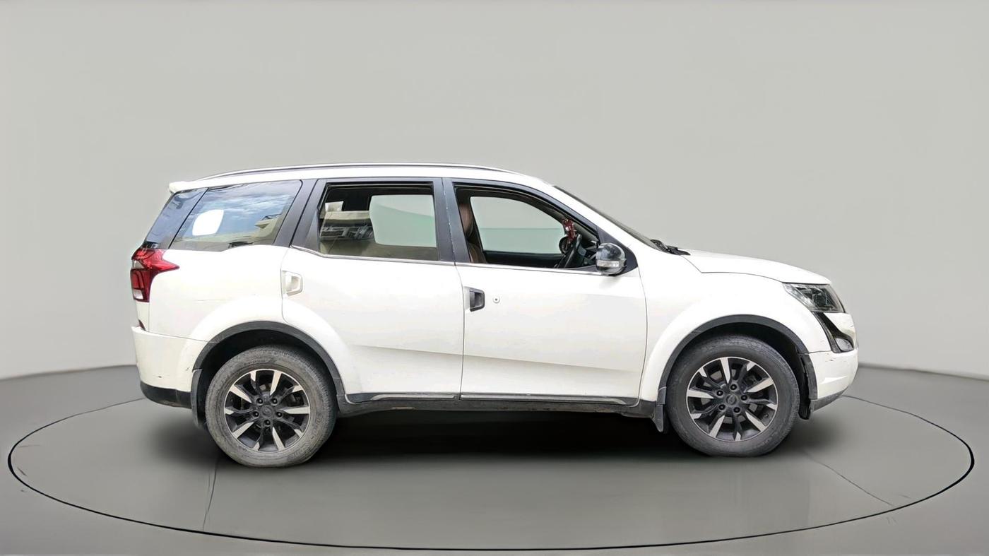 2018 Mahindra XUV500 W11, Diesel, Manual, 93,993 km, exterior