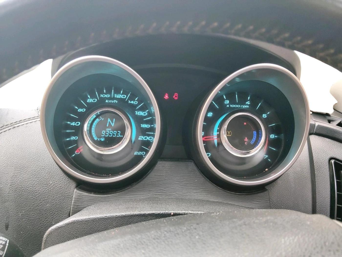 2018 Mahindra XUV500 W11, Diesel, Manual, 93,993 km, interior
