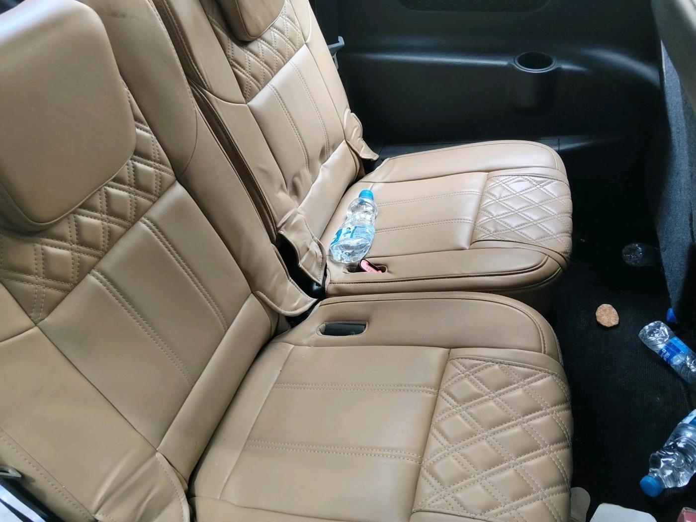 2018 Mahindra XUV500 W11, Diesel, Manual, 93,993 km, interior