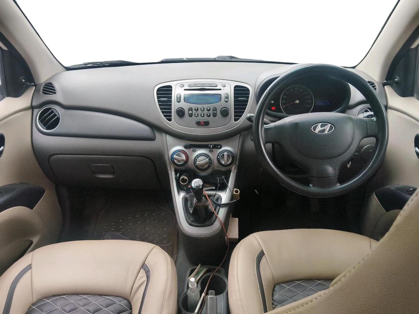 2014 Hyundai i10 SPORTZ 1.1, Petrol, Manual, 97,352 km, interior
