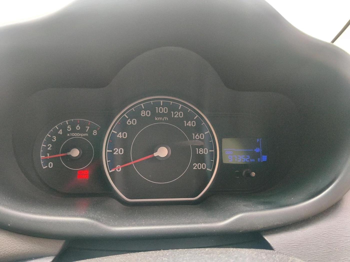 2014 Hyundai i10 SPORTZ 1.1, Petrol, Manual, 97,352 km, interior