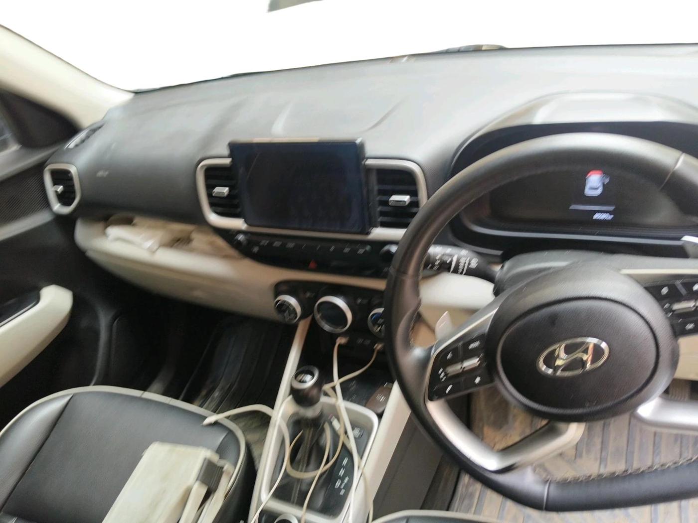 2022 Hyundai VENUE SX (O) 1.0 TURBO DCT, Petrol, Automatic, 85,089 km, interior