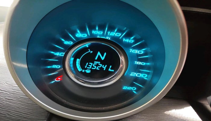 2016 Mahindra XUV500 W6 1.99, Diesel, Manual, 1,35,241 km, interior