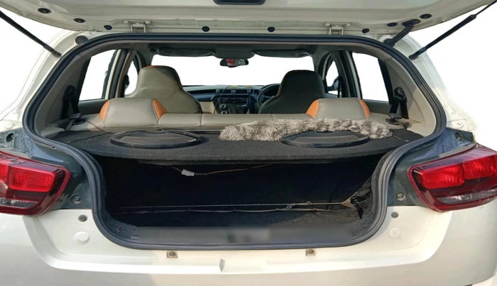 2017 Mahindra Kuv100 K4 D 6 STR, Diesel, Manual, 39,564 km, exterior