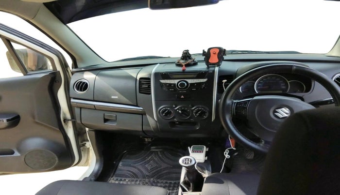 2013 Maruti Wagon R Stingray VXI, CNG, Manual, 82,119 km, interior