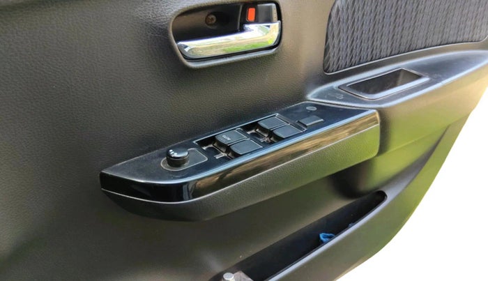 2013 Maruti Wagon R Stingray VXI, CNG, Manual, 82,119 km, interior