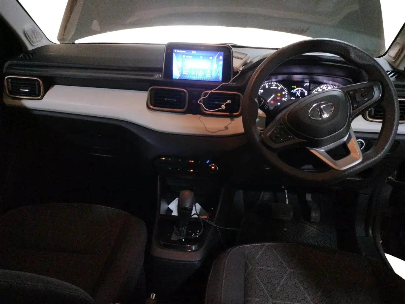 2021 Tata PUNCH ACCOMPLISHED AMT, Petrol, Automatic, 26,966 km, interior