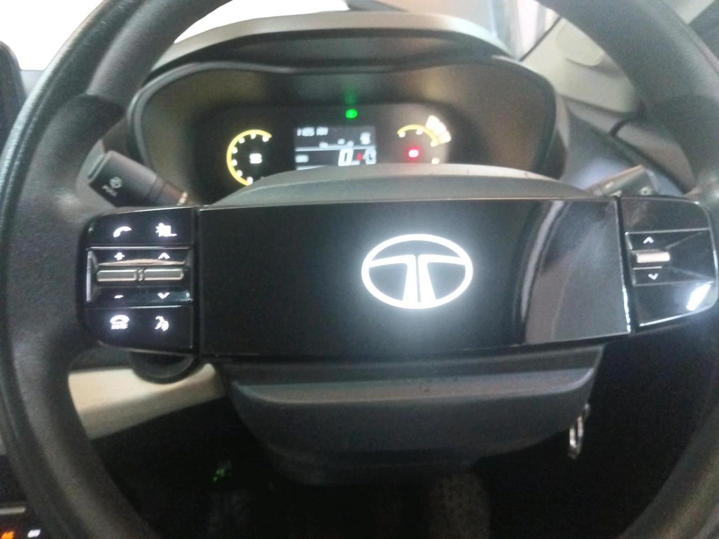 2023 Tata NEXON PURE 1.2 PETROL, CNG, Manual, 13,510 km, interior