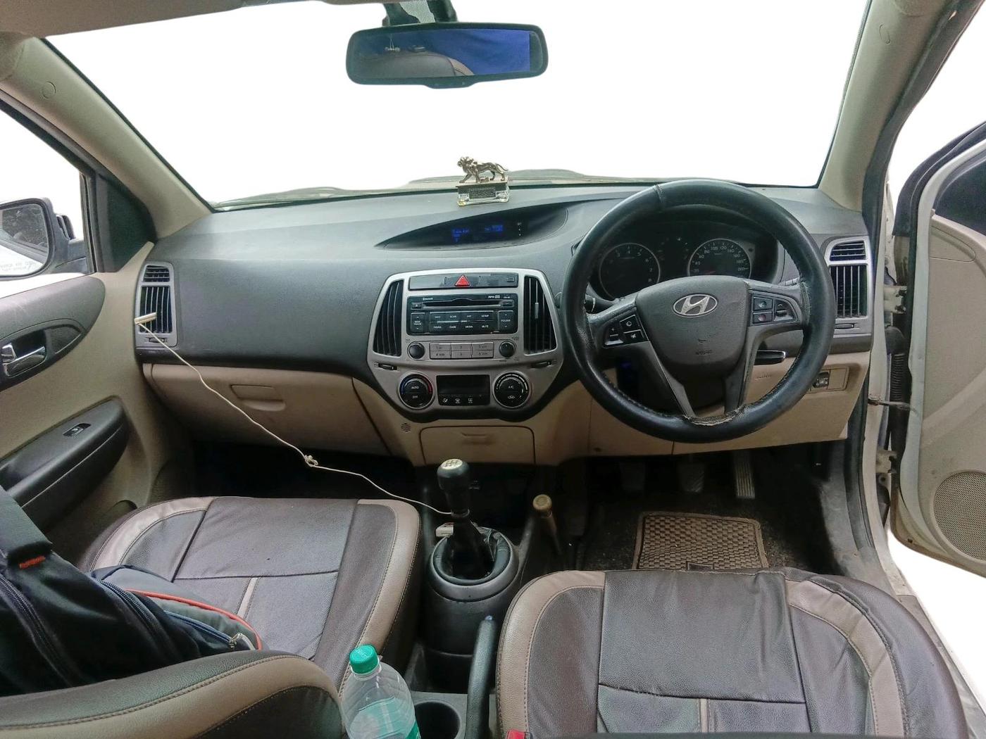 2012 Hyundai i20 SPORTZ 1.2, CNG, Manual, 69,341 km, interior
