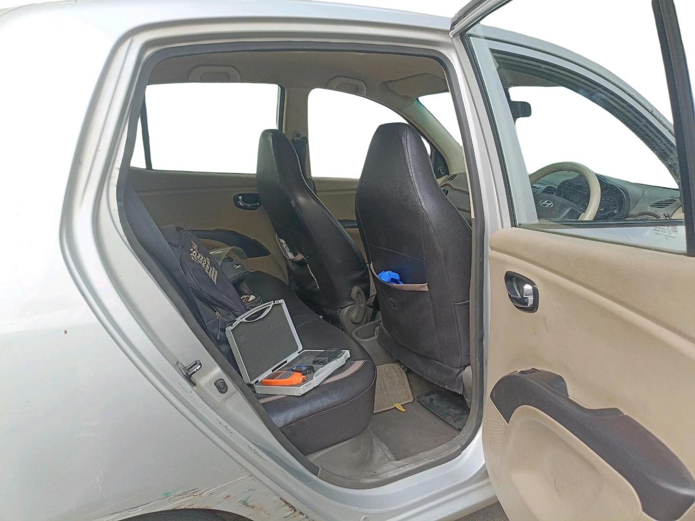 2013 Hyundai i10 MAGNA 1.1, CNG, Manual, 59,377 km, interior