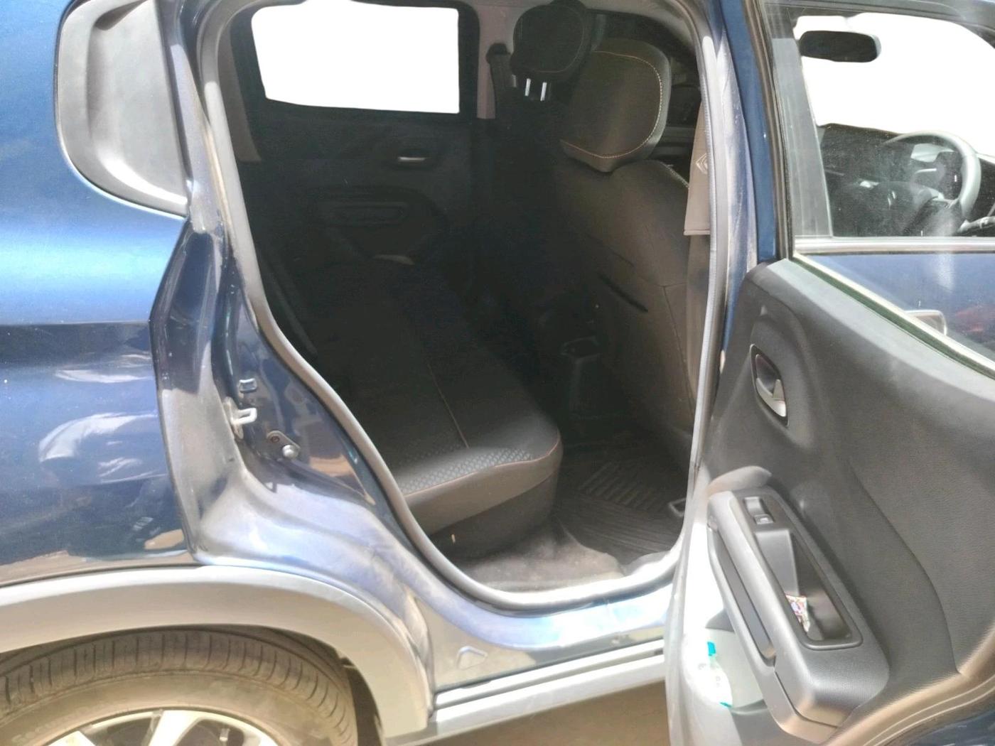 2025 CITROEN C3 SHINE 1.2, Petrol, Manual, 5,490 km, interior