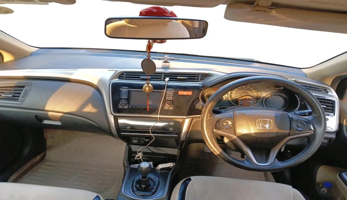 2014 Honda City 1.5L I-VTEC V MT, Petrol, Manual, 1,02,077 km, interior