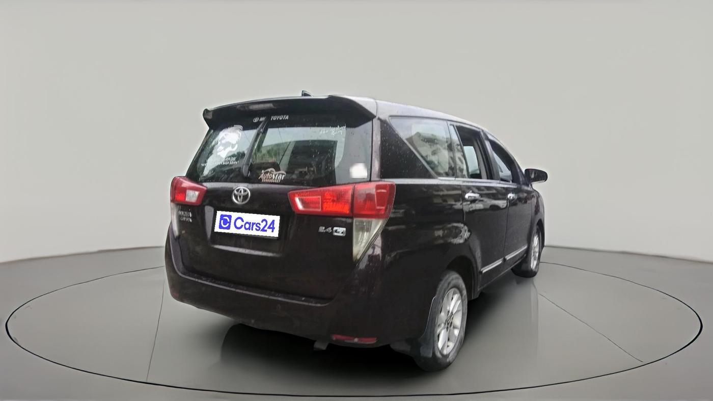 2018 Toyota Innova Crysta 2.4 VX 7 STR, Diesel, Manual, 1,22,403 km, exterior