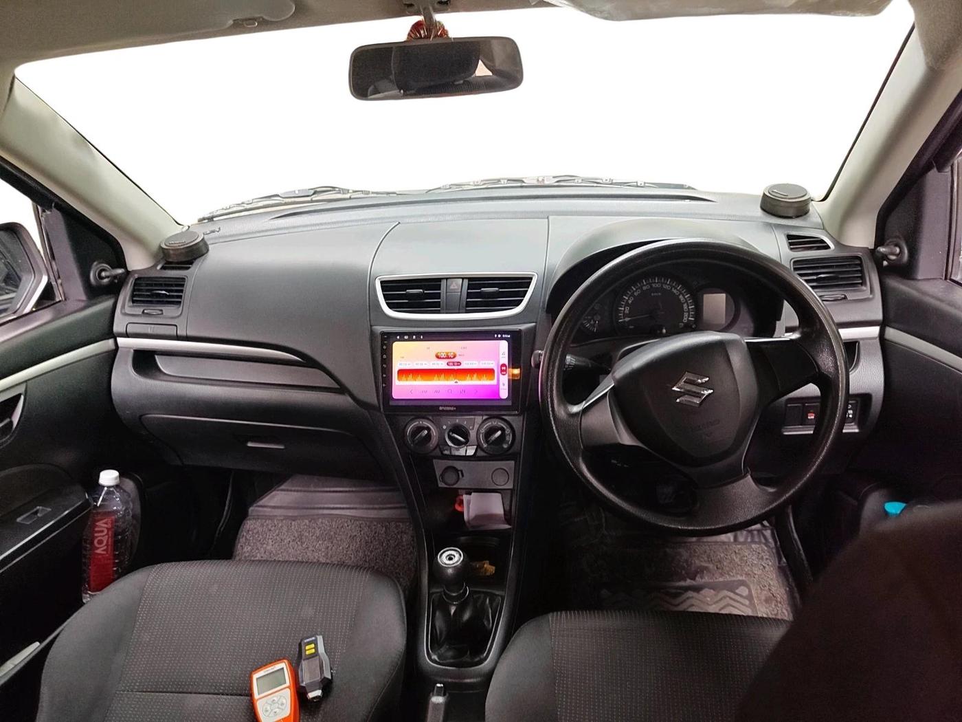 2017 Maruti Swift LXI (O), Petrol, Manual, 47,832 km, interior