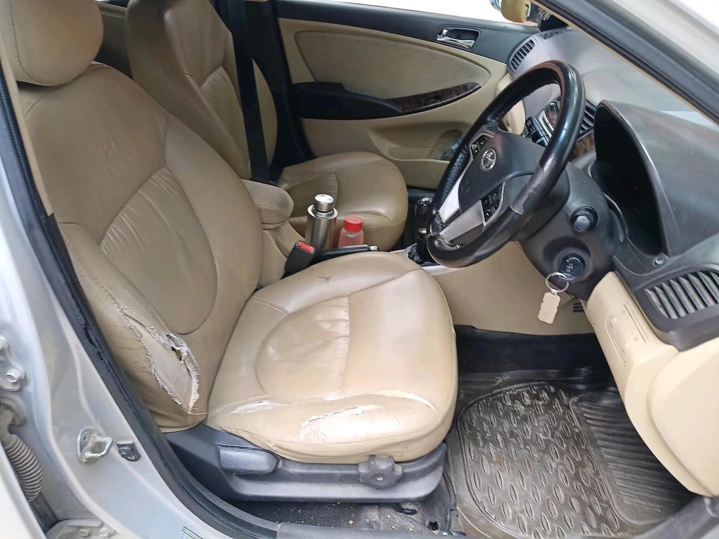 2012 Hyundai Verna FLUIDIC 1.6 VTVT SX, Petrol, Manual, 1,11,590 km, interior
