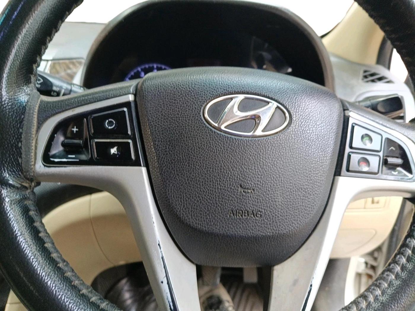2012 Hyundai Verna FLUIDIC 1.6 VTVT SX, Petrol, Manual, 1,11,590 km, interior