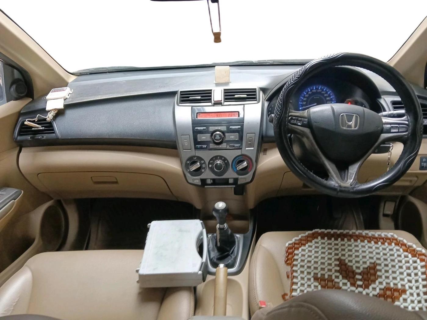 2013 Honda City 1.5L I-VTEC V MT, Petrol, Manual, 1,02,115 km, interior