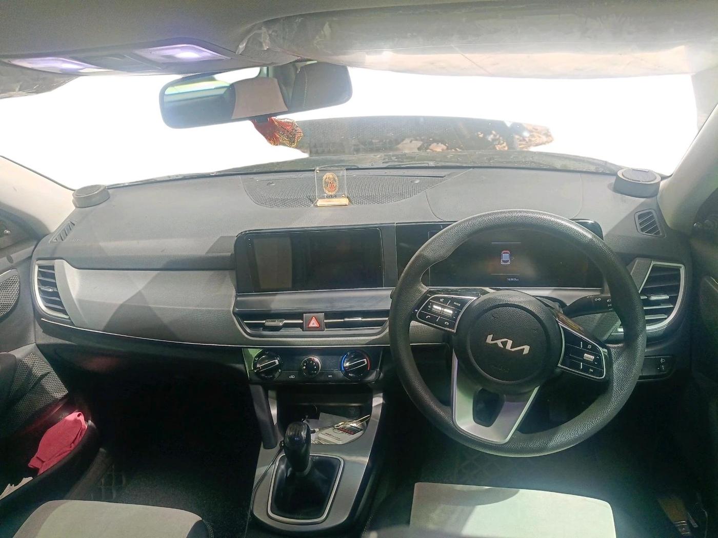 2023 KIA SELTOS  HTE 1.5 PETROL MT, Petrol, Manual, 16,363 km, interior