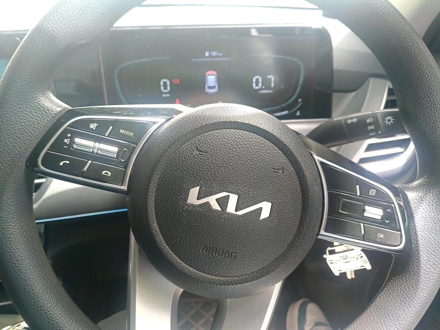 2023 KIA SELTOS  HTE 1.5 PETROL MT, Petrol, Manual, 16,363 km, interior