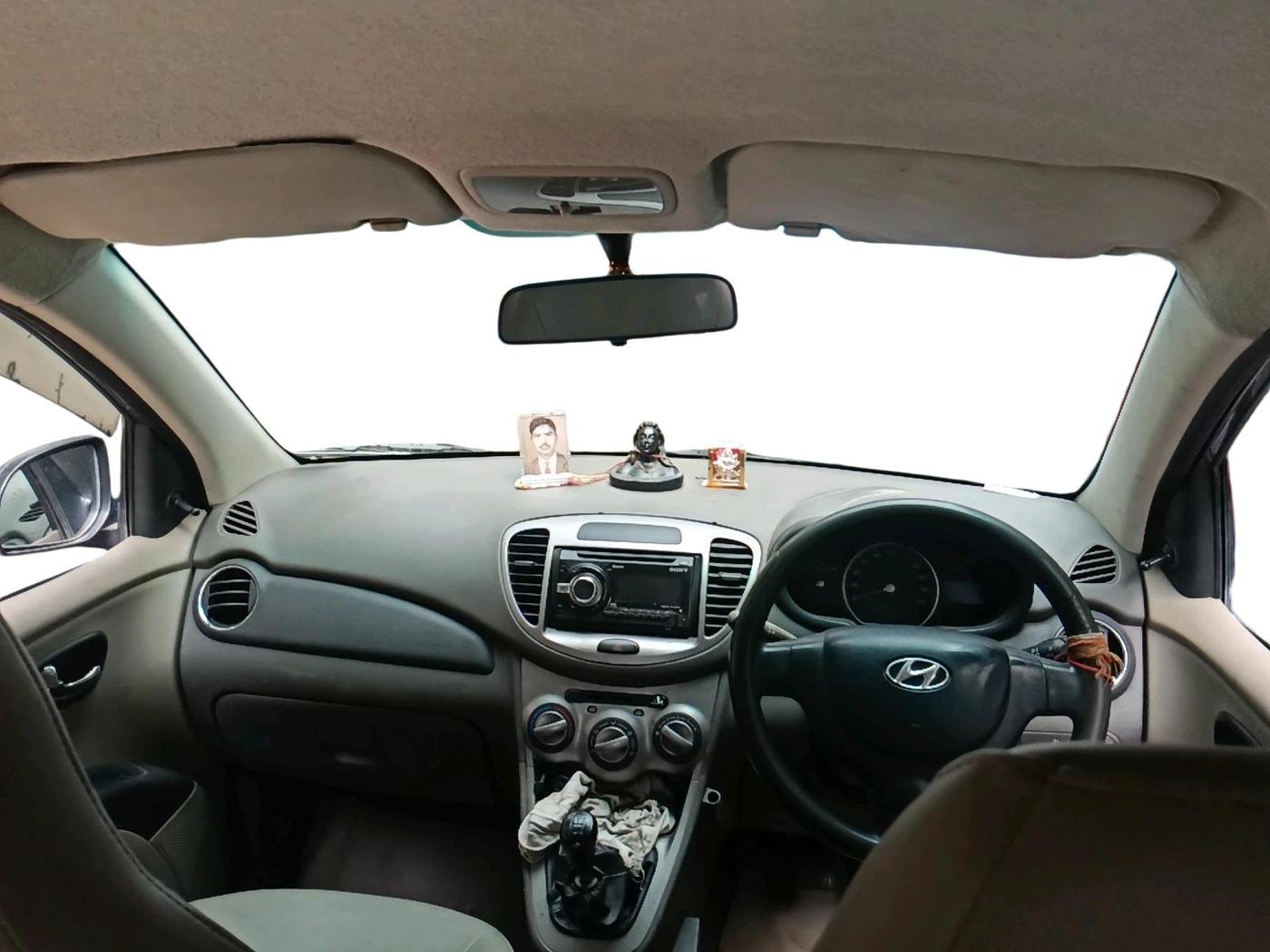 2012 Hyundai i10 MAGNA 1.1, CNG, Manual, 82,025 km, interior