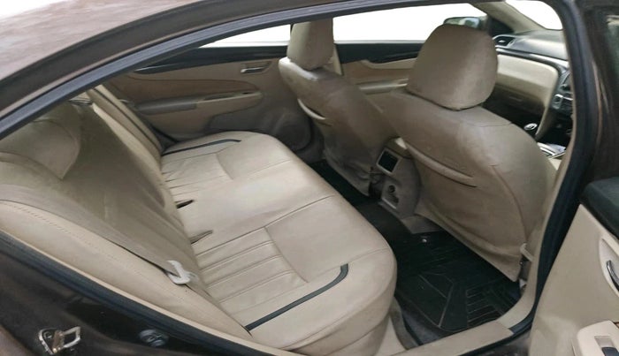 2016 Maruti Ciaz ZDI SHVS, Diesel, Manual, 92,857 km, interior