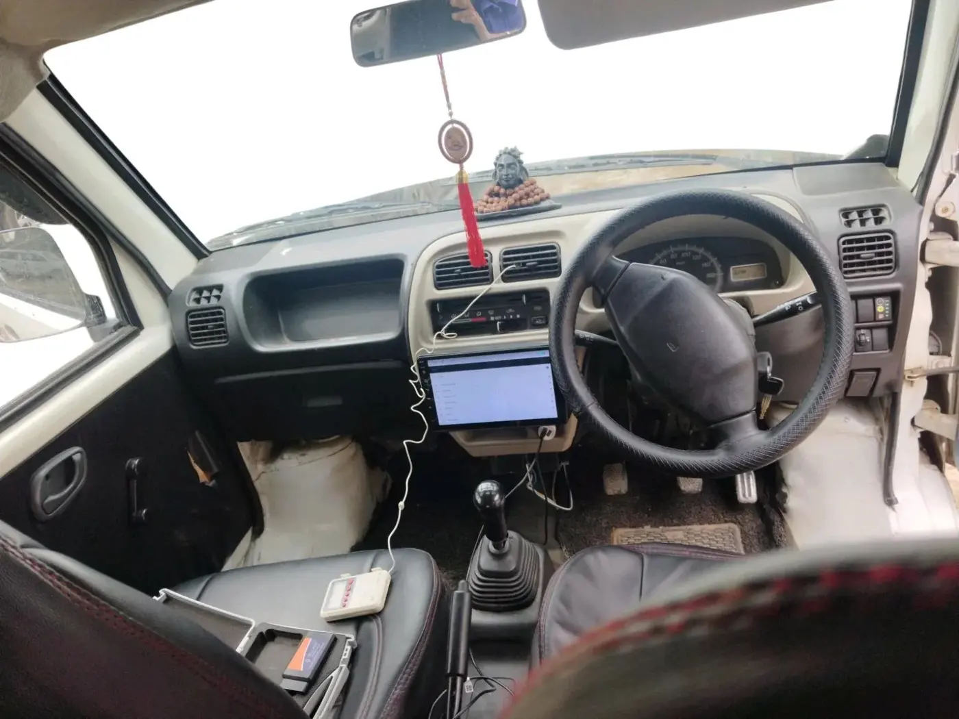 2017 Maruti Eeco 5 STR WITH A/C+HTR CNG, CNG, Manual, 1,13,181 km, interior