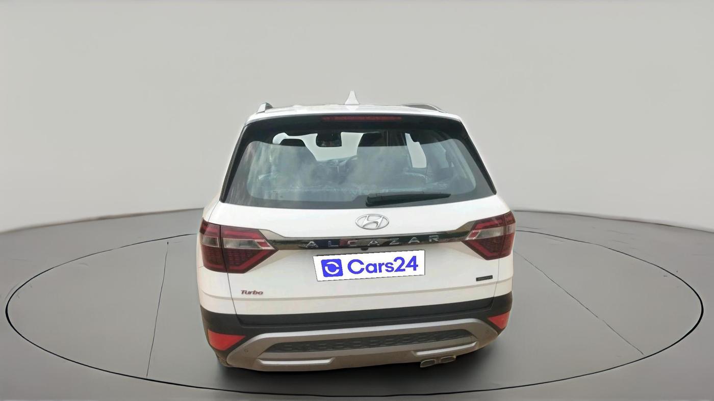 2024 Hyundai ALCAZAR  SIGNATURE (O) DCT 1.5 PETROL 7STR, Petrol, Automatic, 16,888 km, exterior