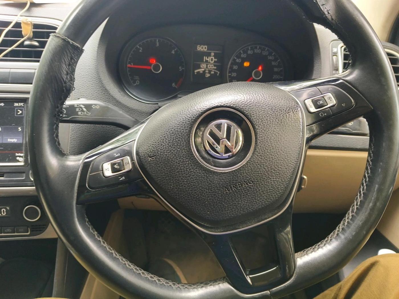 2019 Volkswagen Ameo HIGHLINE PLUS 1.5L 16 ALLOY, Diesel, Manual, 1,28,100 km, interior