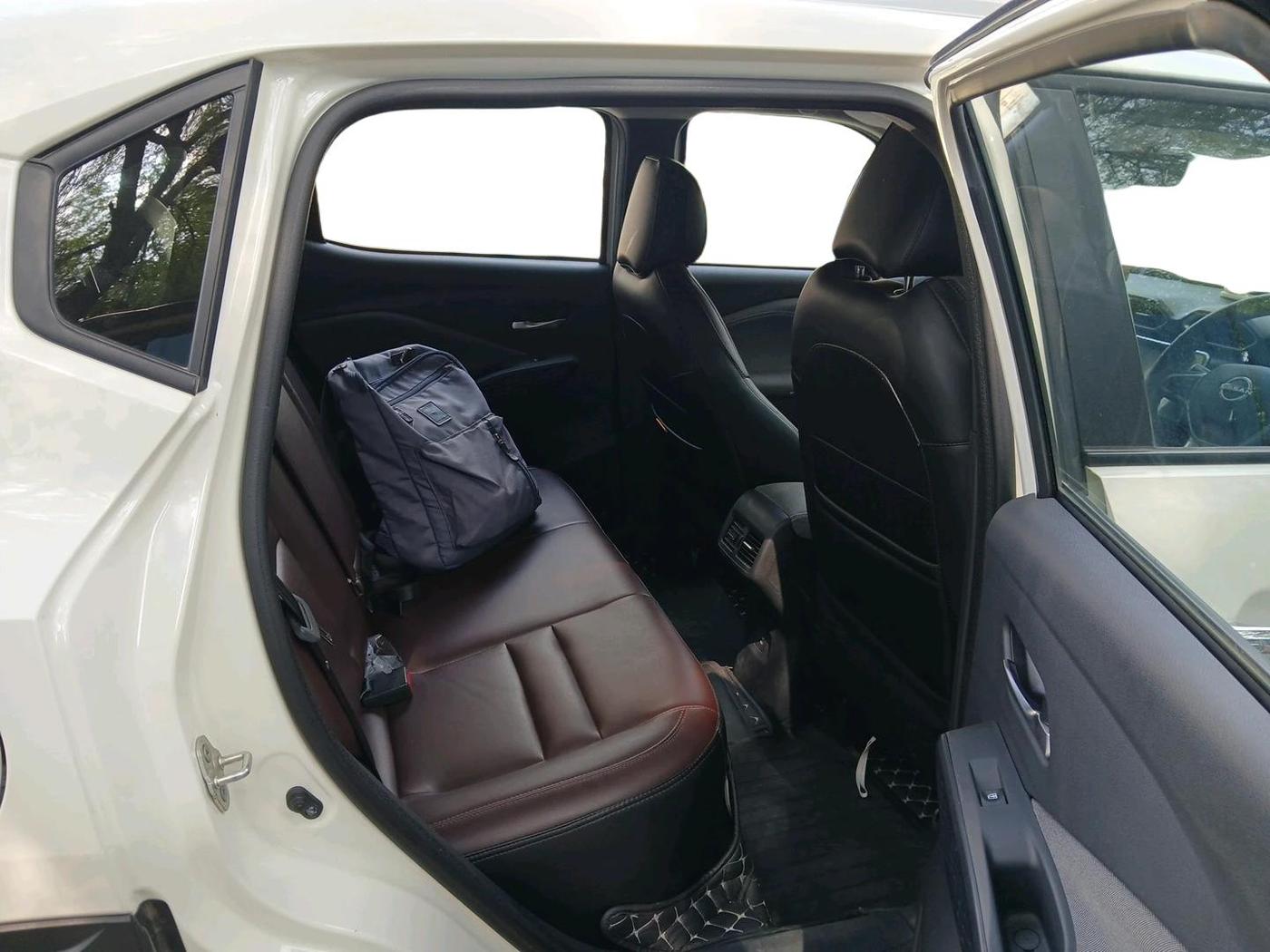 2024 Nissan MAGNITE N-Connecta B4D 1.0 Petrol AMT, Petrol, Automatic, 2,320 km, interior