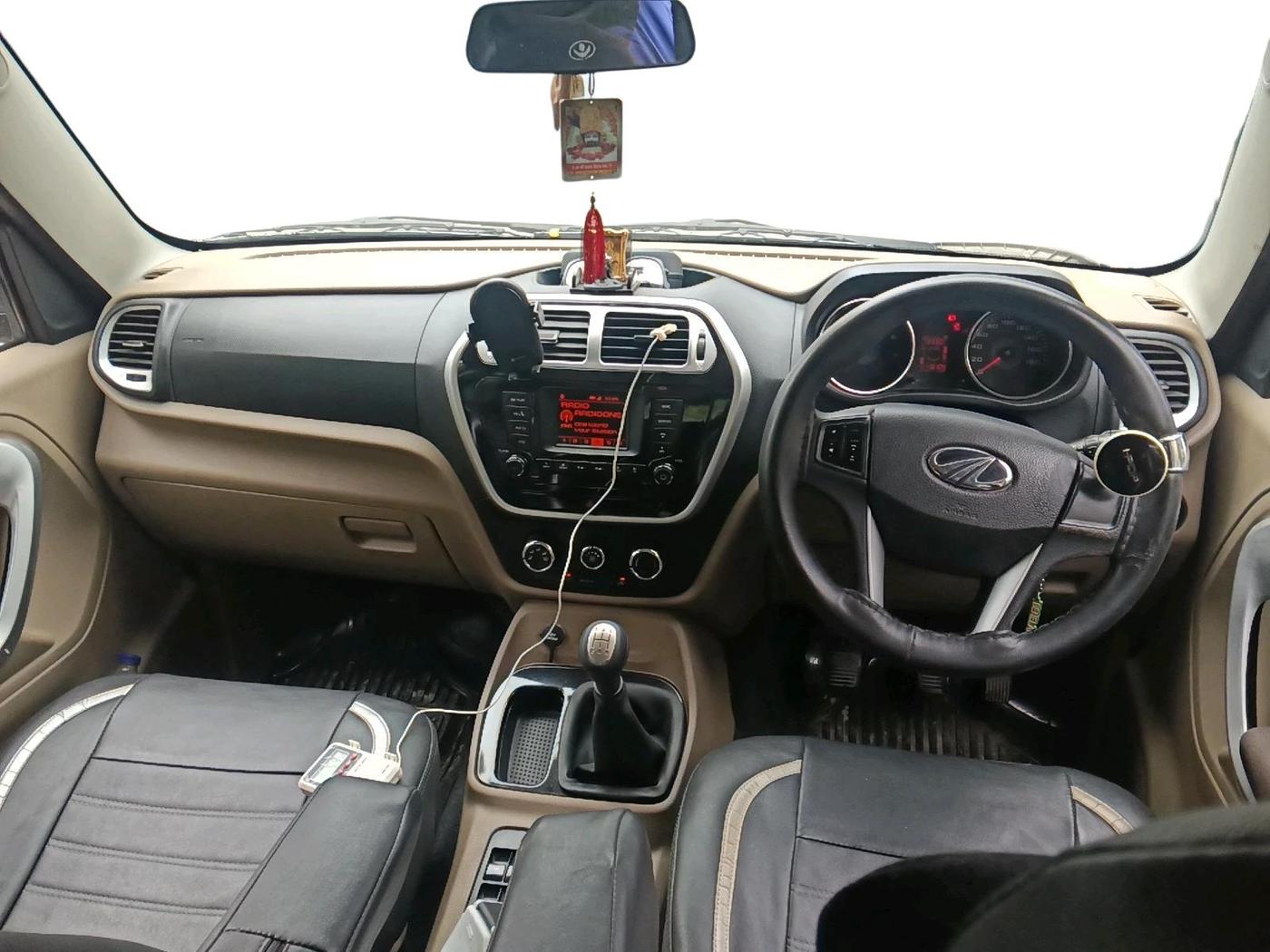 2017 Mahindra TUV300 T8, Diesel, Manual, 1,18,109 km, interior