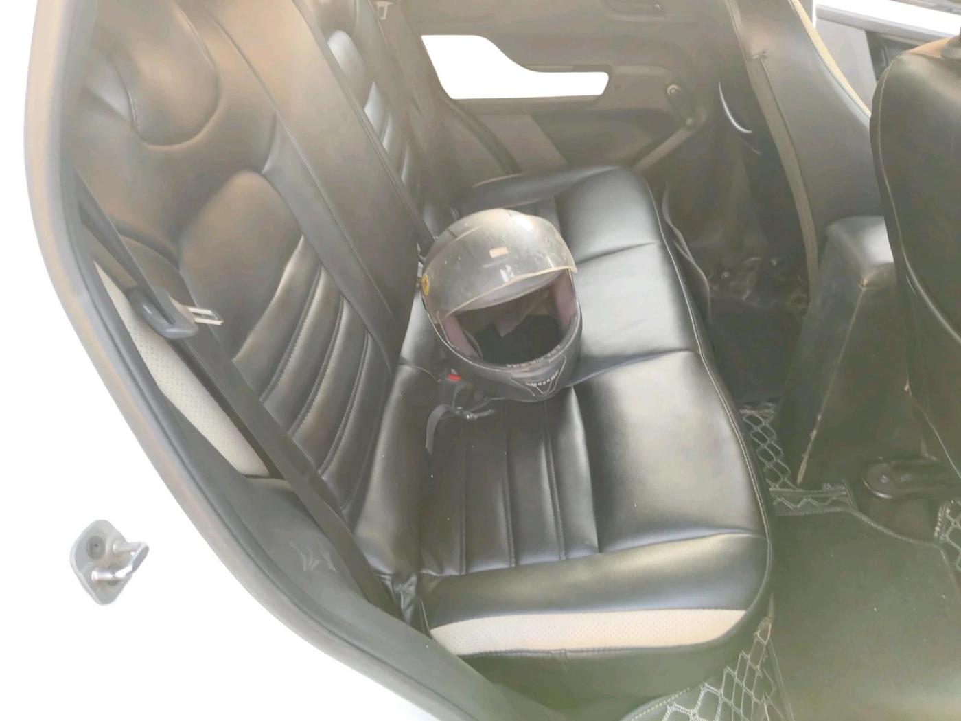 2025 Tata PUNCH PURE MT, Petrol, Manual, 22,230 km, interior