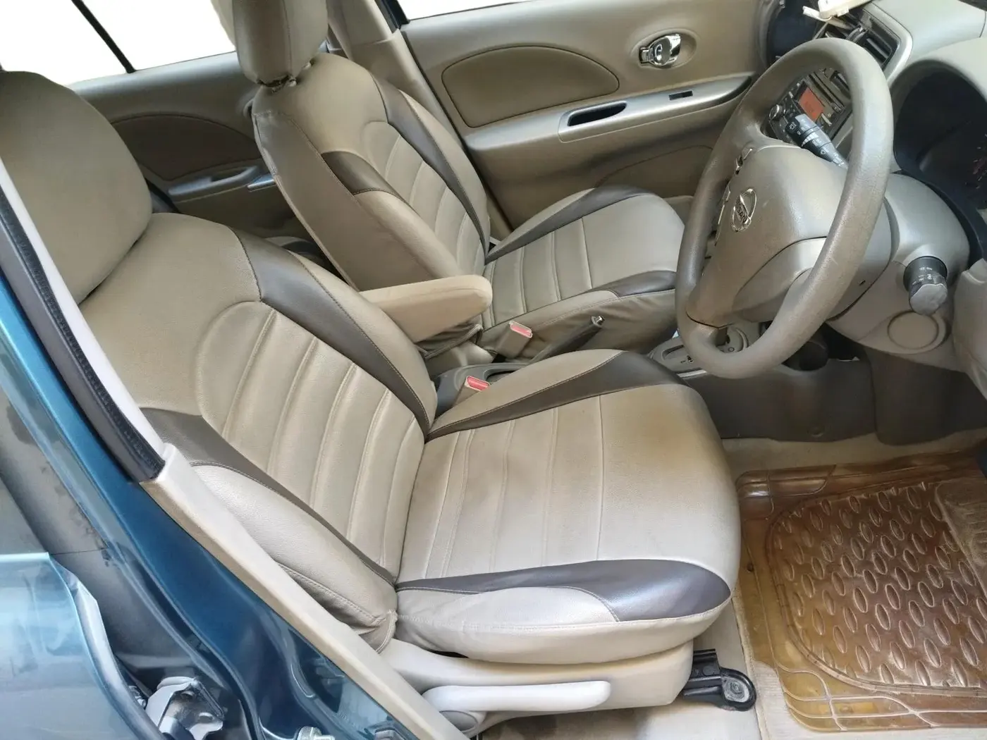 2015 Nissan Micra Active XV, Petrol, Manual, 80,787 km, interior