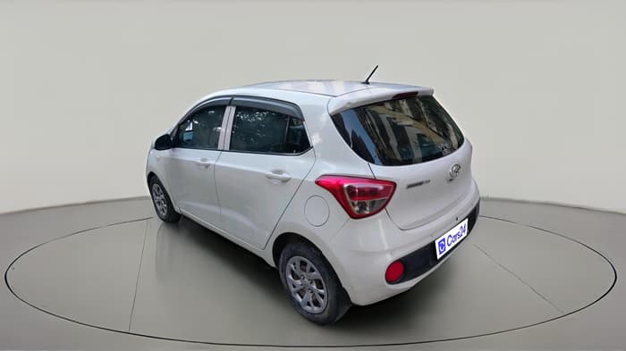 2018 Hyundai Grand i10 MAGNA 1.2 KAPPA VTVT, Petrol, Manual, 1,44,017 km, exterior