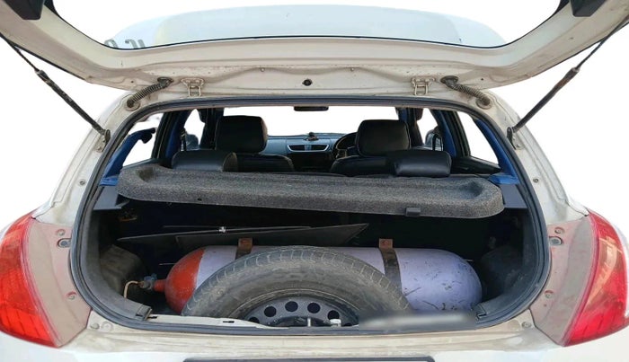 2015 Maruti Swift LXI (O), CNG, Manual, 79,001 km, exterior