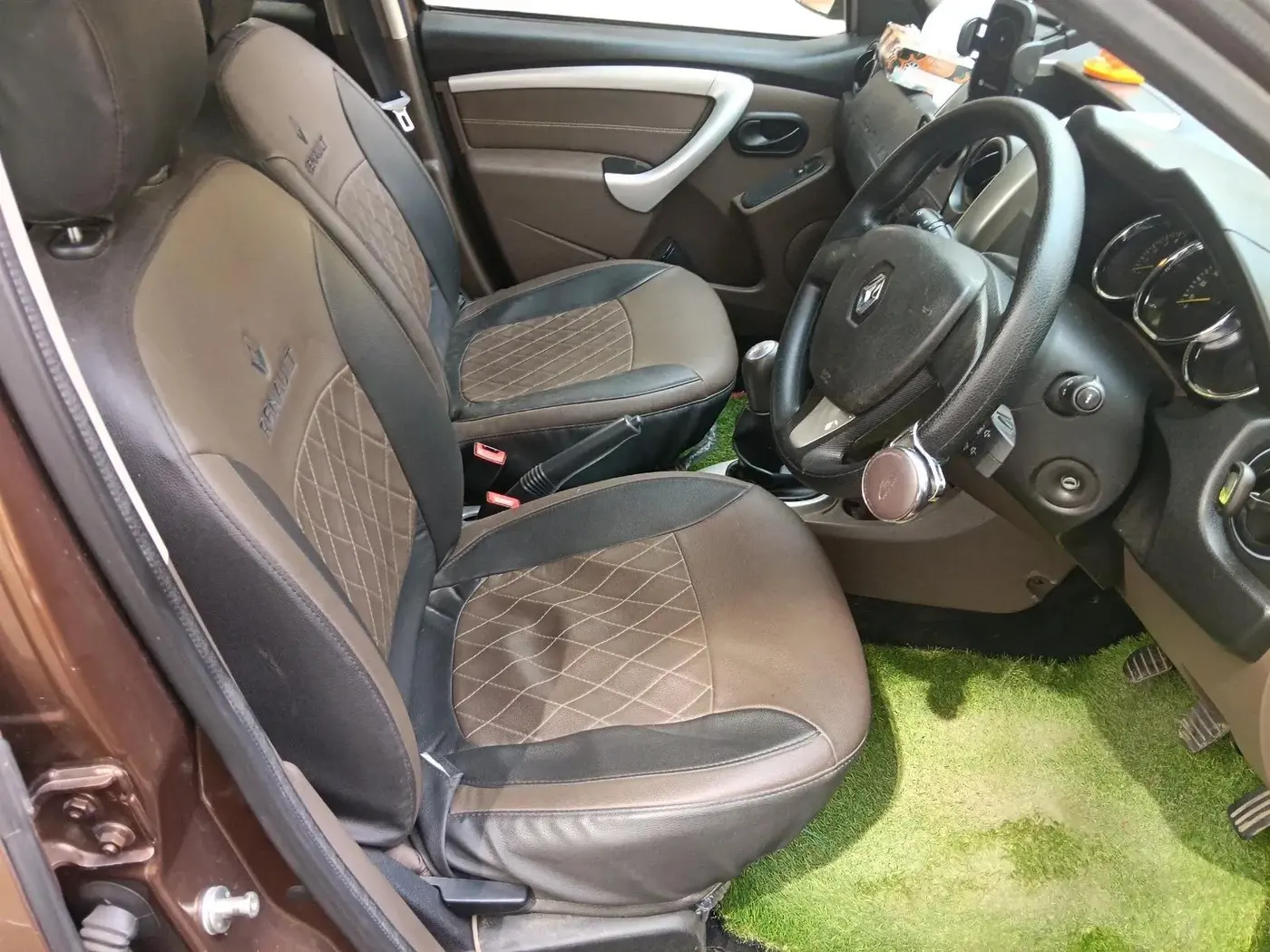 2019 Renault Duster 85 PS RXS MT DIESEL, Diesel, Manual, 1,01,983 km, interior