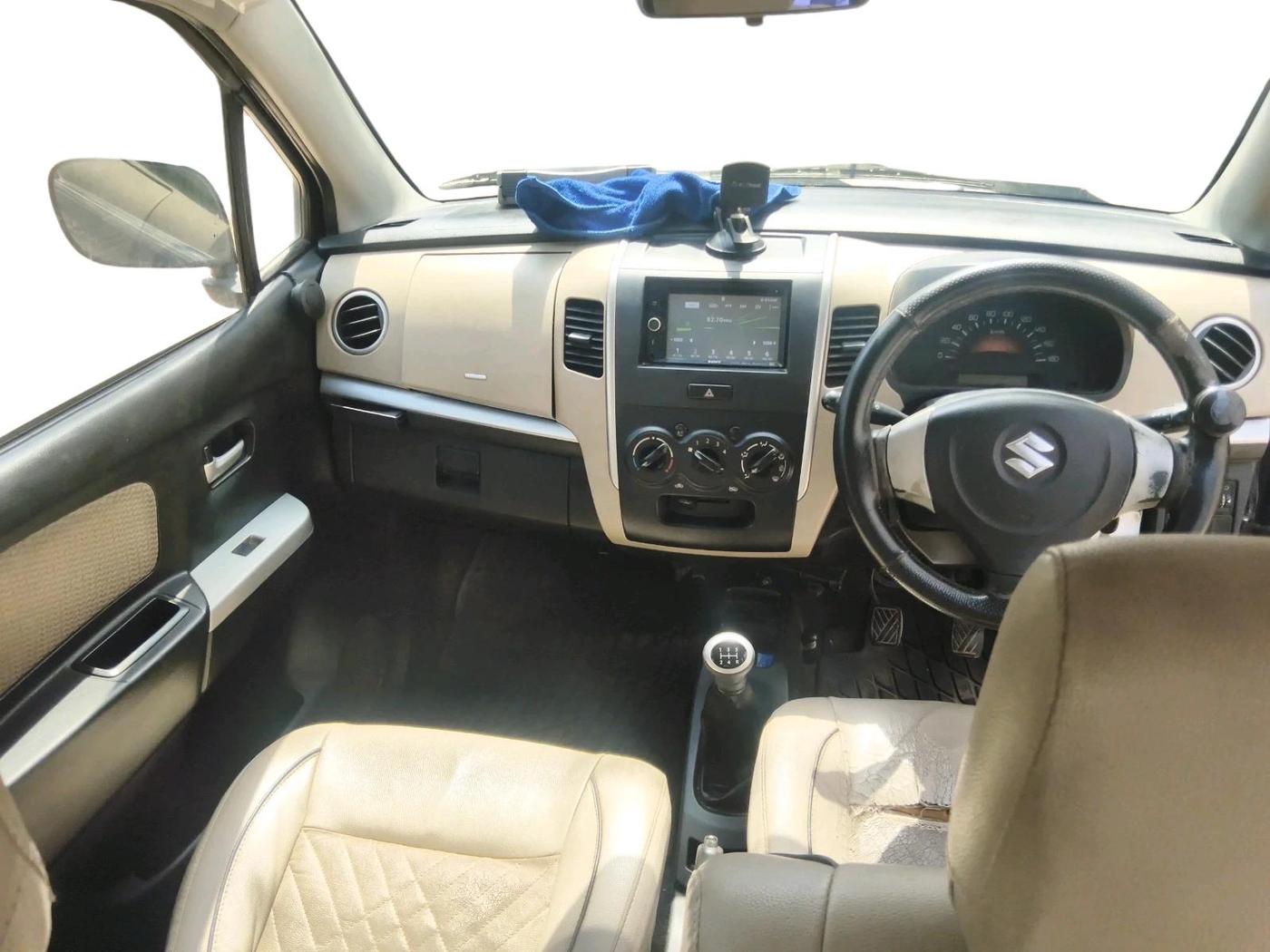 2017 Maruti Wagon R 1.0 LXI CNG, CNG, Manual, 1,68,950 km, interior