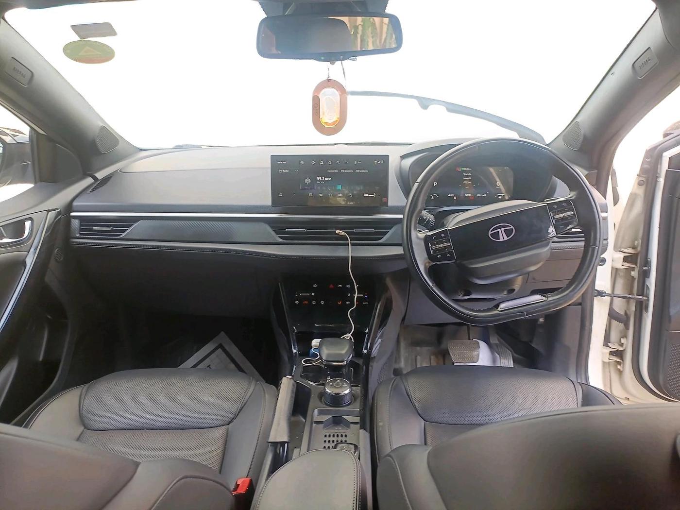 2023 Tata NEXON FEARLESS + SUNROOF DCA DUAL TONE 1.2 PETROL, Petrol, Automatic, 52,985 km, interior