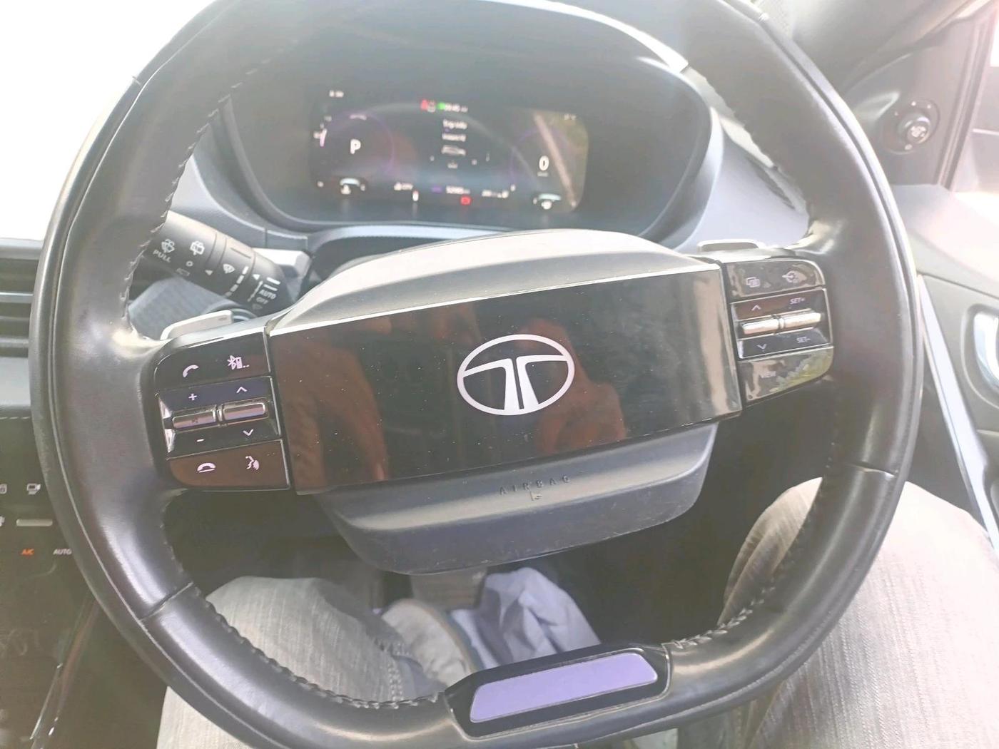 2023 Tata NEXON FEARLESS + SUNROOF DCA DUAL TONE 1.2 PETROL, Petrol, Automatic, 52,985 km, interior