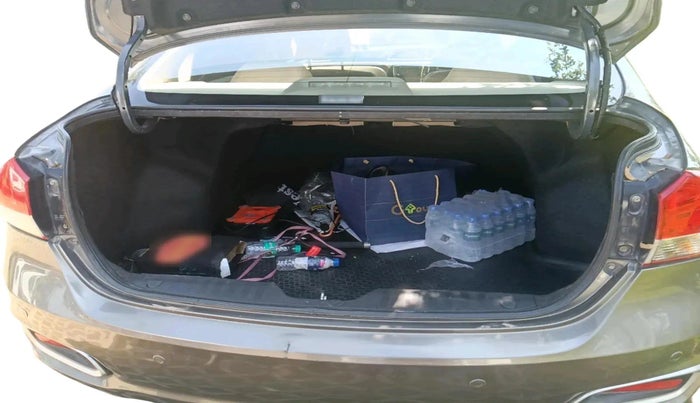 2018 Maruti Ciaz DELTA 1.5 SHVS MT PETROL, Petrol, Manual, 1,39,295 km, exterior