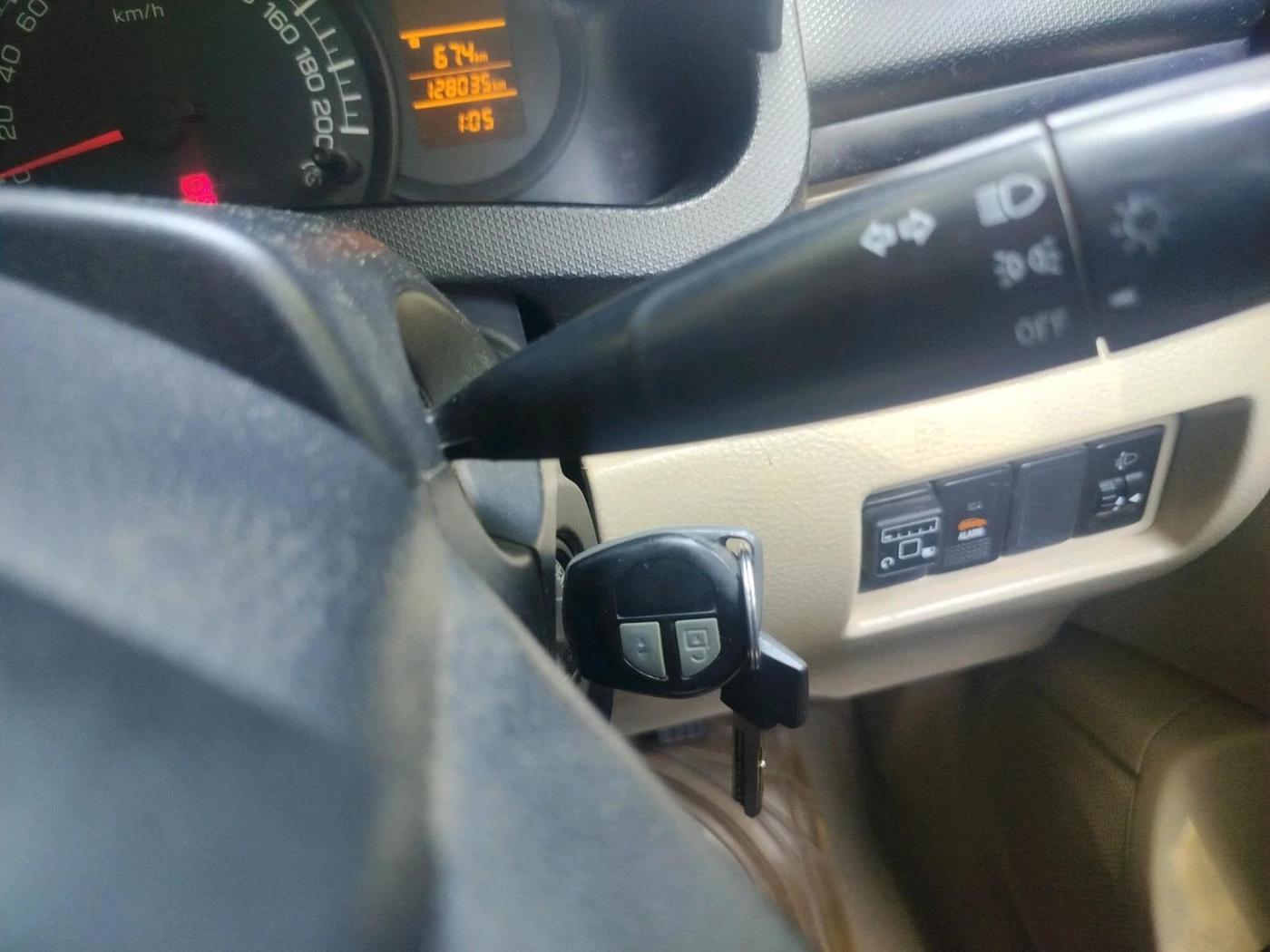 2015 Maruti Swift Dzire LXI (O), CNG, Manual, 1,28,035 km, interior