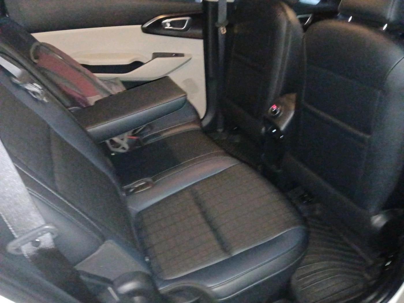 2025 KIA Carens Clavis HTE(O) 1.5 Petrol MT, Petrol, Manual, 9,175 km, interior