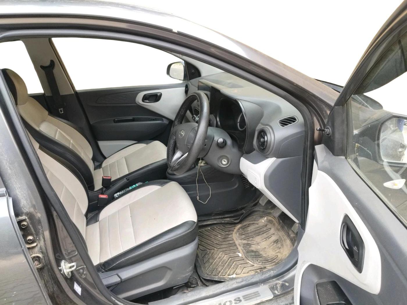 2021 Hyundai GRAND I10 NIOS ERA 1.2 KAPPA VTVT, Petrol, Manual, 35,593 km, interior