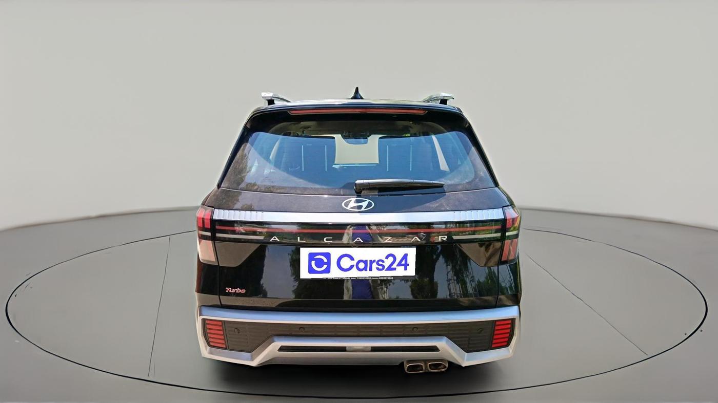 2024 Hyundai ALCAZAR Platinum 6 STR 1.5 Turbo GDi Petrol DCT, Petrol, Automatic, 5,434 km, exterior