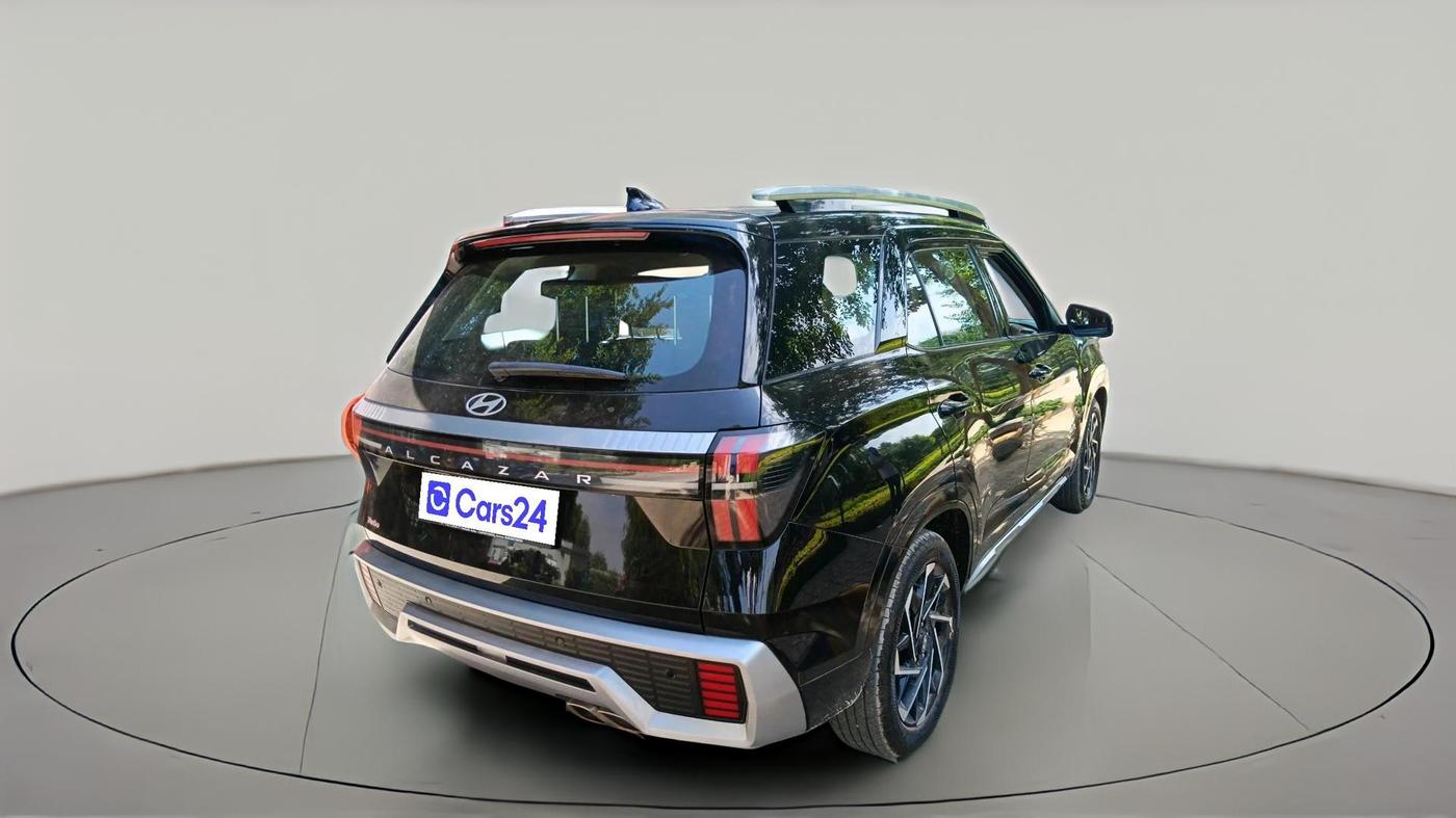 2024 Hyundai ALCAZAR Platinum 6 STR 1.5 Turbo GDi Petrol DCT, Petrol, Automatic, 5,434 km, exterior