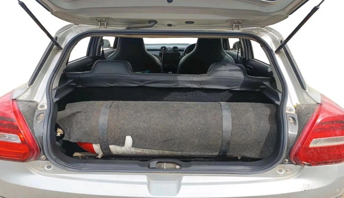 2021 Maruti Swift LXI, CNG, Manual, 64,421 km, exterior