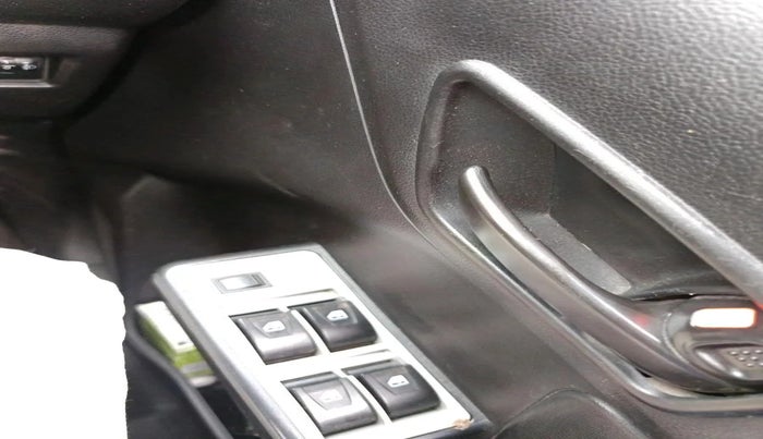 2021 Maruti Swift LXI, CNG, Manual, 64,421 km, interior